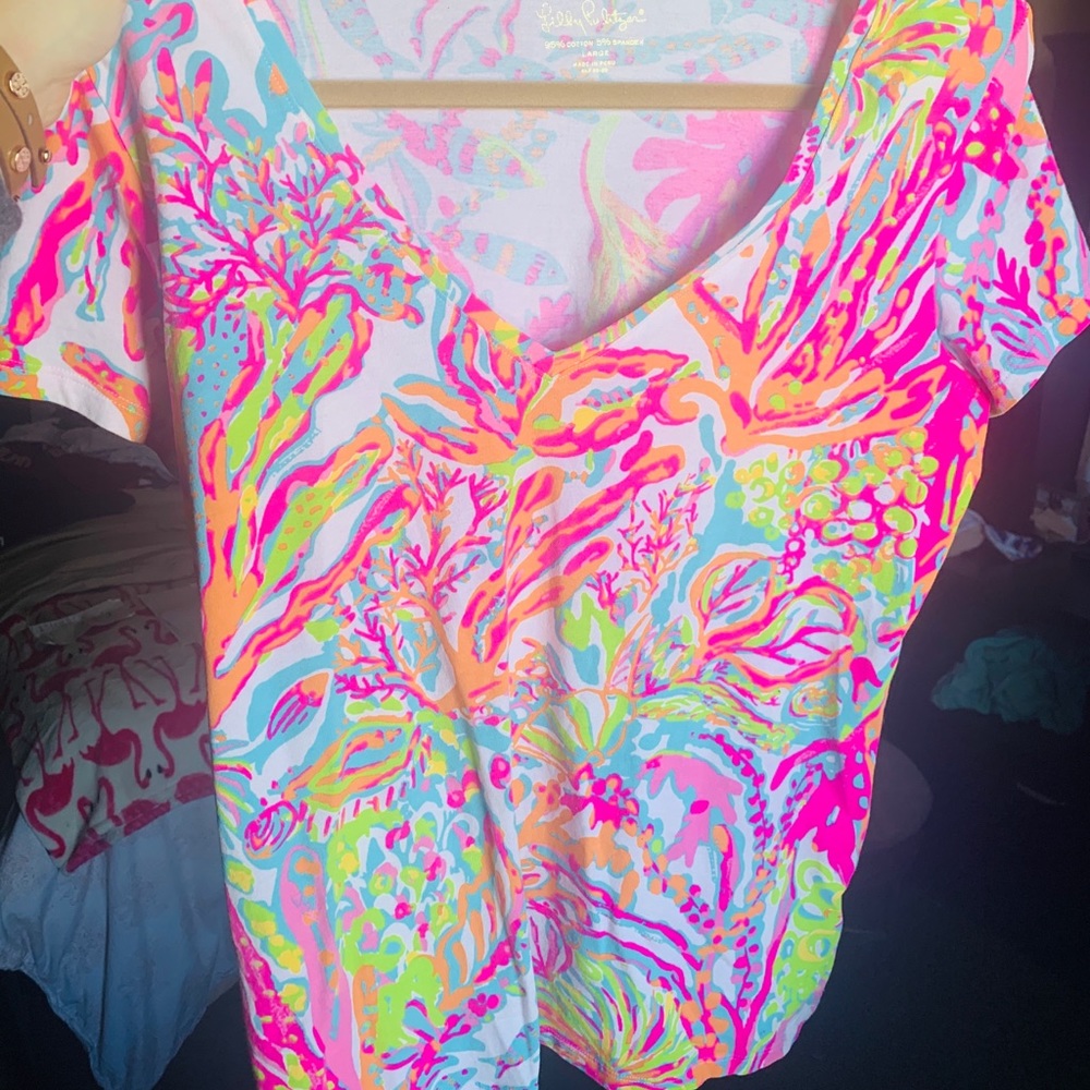 Lilly Pulitzer V neck shirt